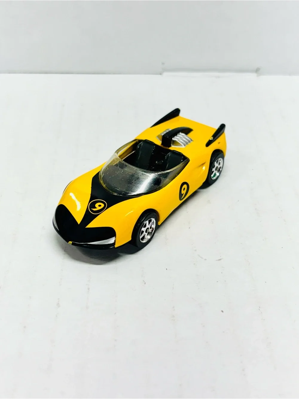 Hot Wheels Diecast Speed Racer 1:64  Mach 5 & Shooting Star Racing Cars Lot Of 2